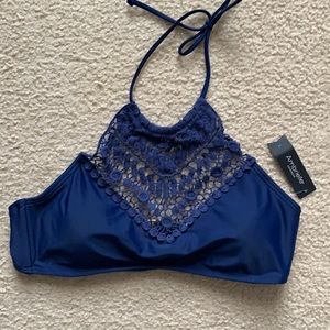 NWT Ambrielle high neck bikini top